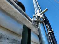 The top is secured with this mega-coupler, which is normally used for theatrical lighting fixtures.