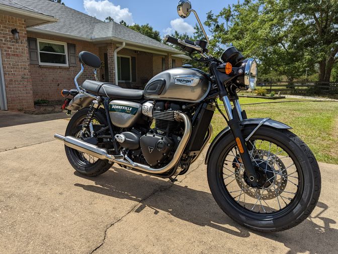 This is one fine looking Bonneville. Image: Triumph Bonneville T100.